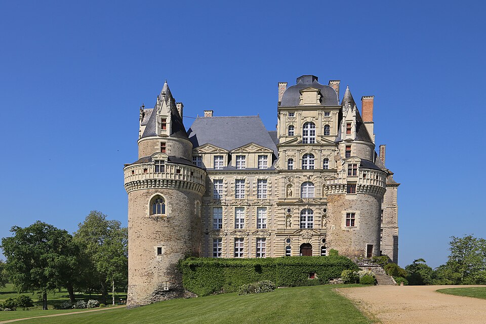château de Brissac, a stop worth the detour between Nantes and Strasbourg
